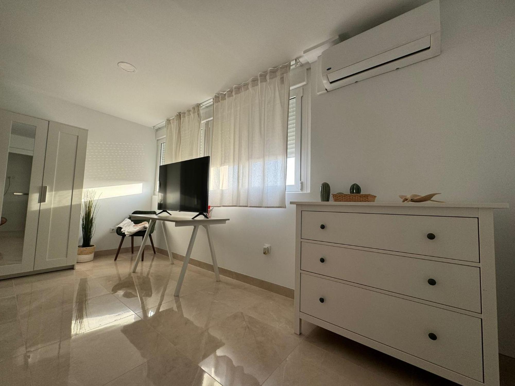 אלמריה Tokyo Rooms Monsul Habitacion Premium Con Bano Privado מראה חיצוני תמונה
